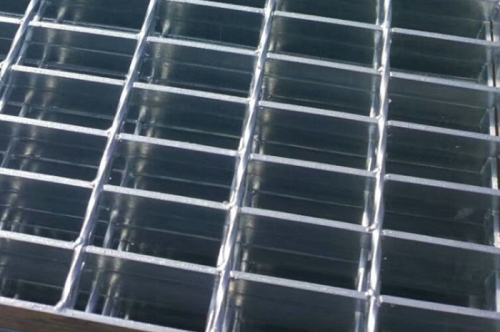 G255/30/100熱鍍鋅鋼格板廣泛用于造船，石化，化工廠